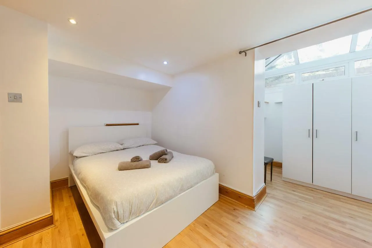Regent Canal Apartments London